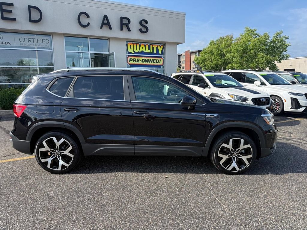 Certified 2023 Volkswagen Taos SEL AWD/4WD image 2