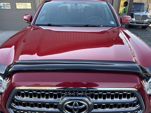 Used 2016 Toyota Tacoma TRD Off-Road w/ Towing Package AWD/4WD image 14