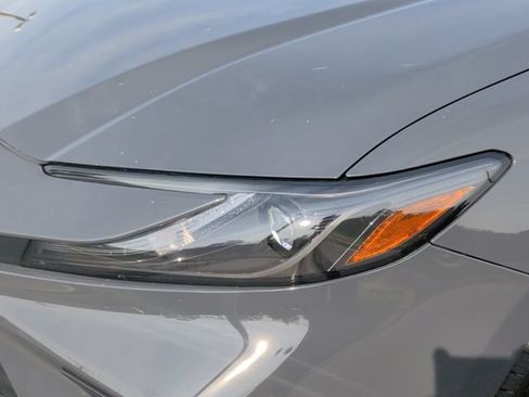 Used 2025 Toyota Camry SE FWD image 11