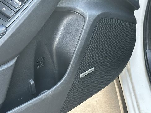 Used 2019 Subaru Crosstrek Hybrid w/ Moonroof Package w/Navigation AWD/4WD image 53