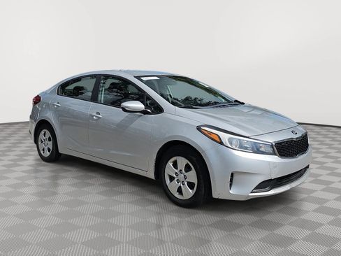 Used 2018 Kia Forte LX FWD image 2