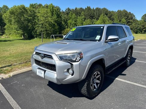 Used 2020 Toyota 4Runner TRD Off-Road Premium AWD/4WD image 13