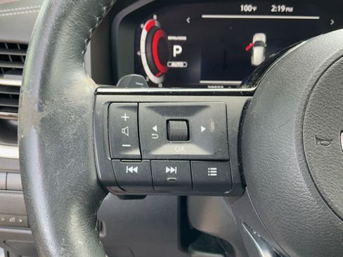 Used 2023 Nissan Rogue Platinum AWD/4WD image 12