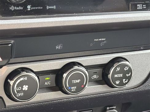 Used 2019 Toyota Tacoma TRD Off-Road image 17