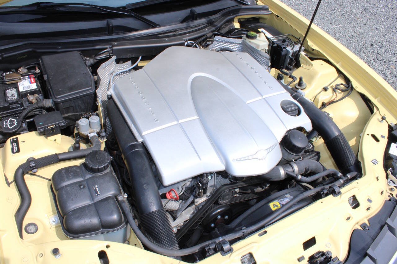 Used 2005 Chrysler Crossfire Limited RWD image 21