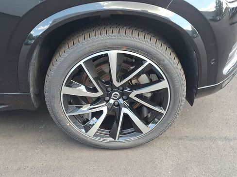 Certified 2023 Volvo XC90 B5 Plus w/ Protection Package Premier image 8
