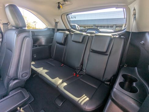 Used 2018 Toyota Highlander Limited Platinum image 16