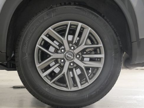 Used 2024 Nissan Rogue S FWD image 9