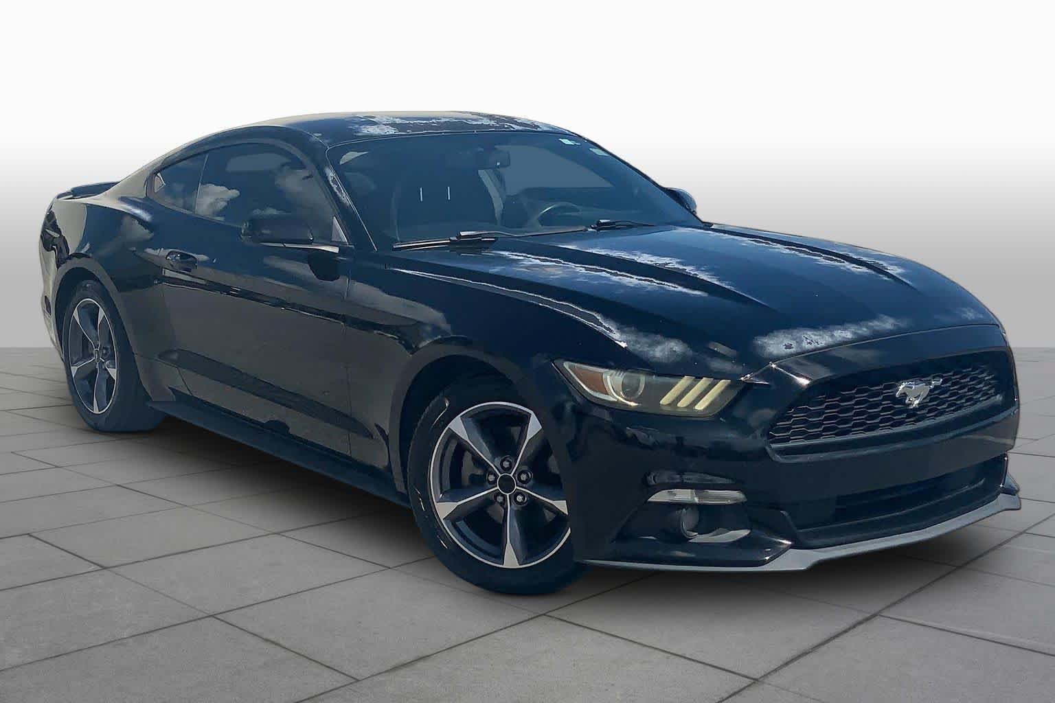Used 2015 Ford Mustang Coupe w/ Equipment Group 051A RWD image 2