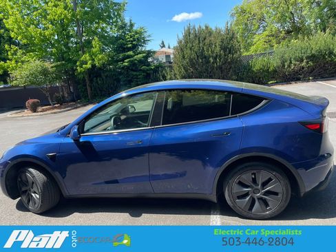 Used 2024 Tesla Model Y Long Range RWD image 6