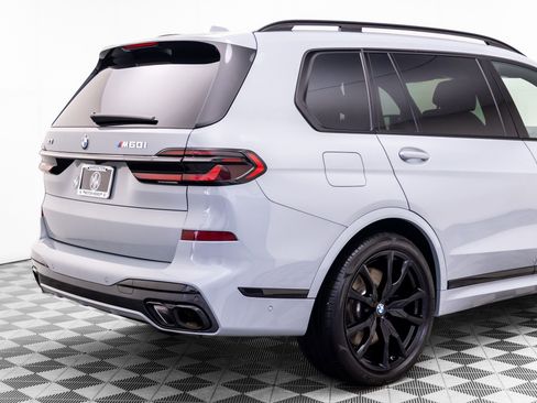 Used 2025 BMW X7 M60i AWD/4WD image 40