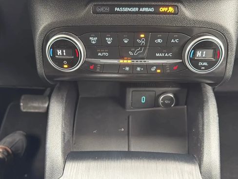 Used 2020 Ford Escape Titanium image 20