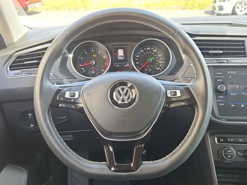 Used 2021 Volkswagen Tiguan SE AWD/4WD image 22