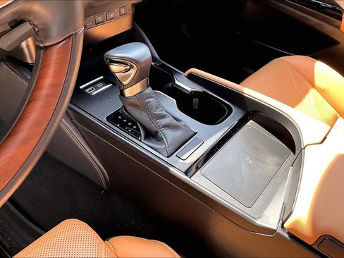 Used 2024 Lexus ES 350 Ultra Luxury w/ Accessory Package (Z2) FWD image 19