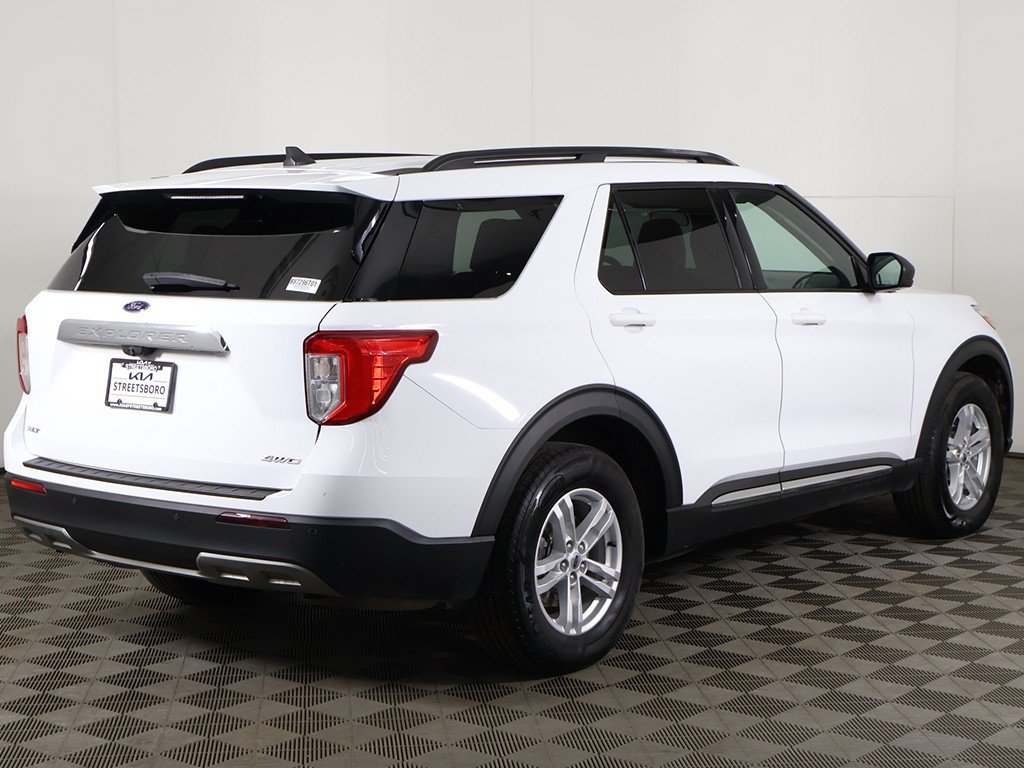 Used 2021 Ford Explorer XLT w/ Equipment Group 202A AWD/4WD image 11