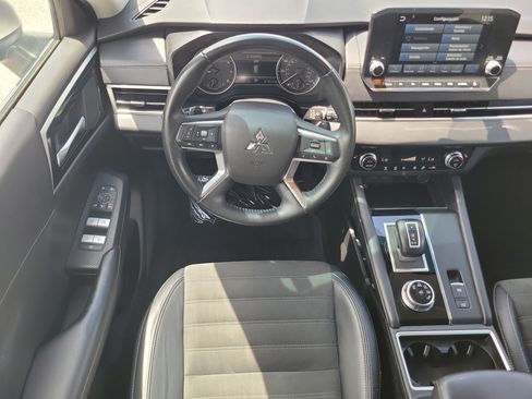 Used 2024 Mitsubishi Outlander SE FWD image 20