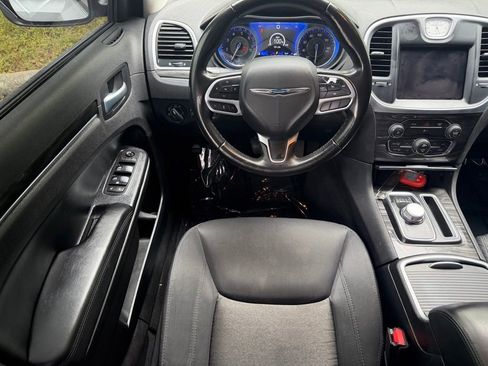 Used 2021 Chrysler 300 Touring w/ Sport Appearance Package RWD image 15