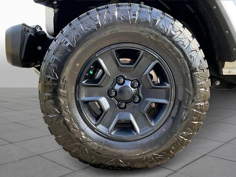 Used 2021 Jeep Gladiator Mojave image 10