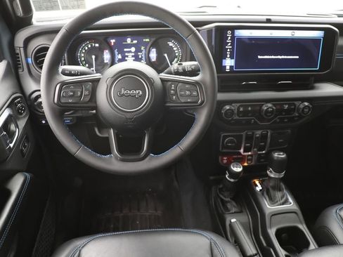 Used 2024 Jeep Wrangler Unlimited Rubicon 4xe image 13