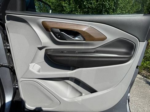 Used 2018 GMC Terrain SLE w/ Driver Convenience Package FWD image 18