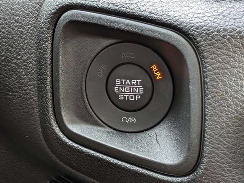 Used 2025 Jeep Gladiator Sport AWD/4WD image 28