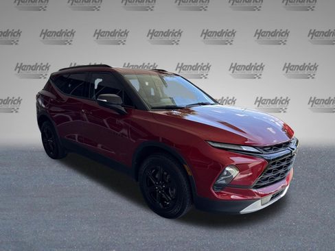 Used 2023 Chevrolet Blazer LT w/ Midnight/Sport Edition FWD image 2