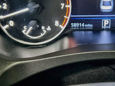 Used 2024 Nissan Altima 2.5 SV FWD image 12