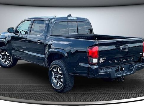 Used 2022 Toyota Tacoma SR AWD/4WD image 4