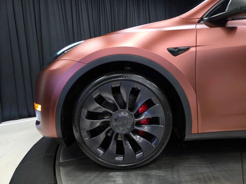 Used 2023 Tesla Model Y Performance image 40