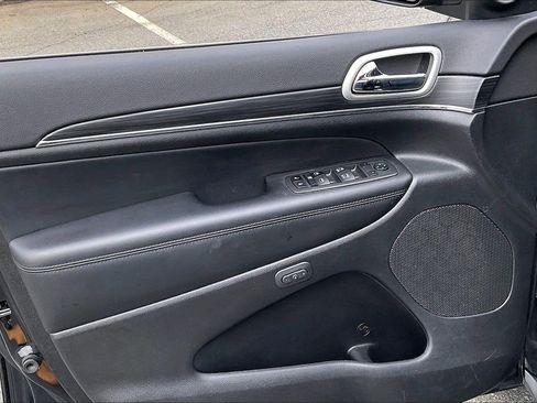 Certified 2022 Jeep Grand Cherokee Limited image 28