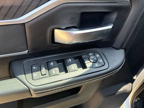 New 2026 RAM 2500 Big Horn AWD/4WD image 18