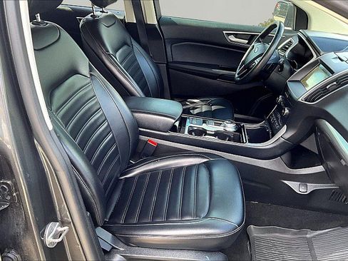 Used 2019 Ford Edge SEL w/ Cold Weather Package image 28