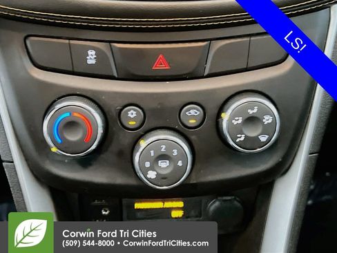Used 2017 Chevrolet Trax LS AWD/4WD image 9