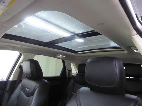Used 2019 Cadillac XT5 Luxury FWD image 16