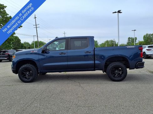 Used 2022 Chevrolet Silverado 1500 Custom Trail Boss w/ LPO, Dark Essentials Package AWD/4WD image 9