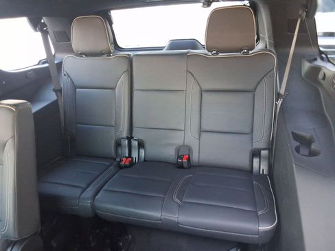 Used 2023 GMC Yukon SLT image 31