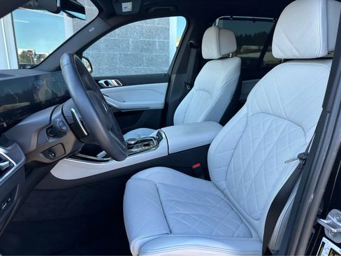 Used 2025 BMW X5 xDrive40i w/ M Sport Package image 5