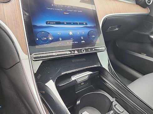 Used 2024 Mercedes-Benz C 300 Sedan image 29