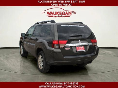 Used 2010 Mitsubishi Endeavor LS AWD/4WD image 4