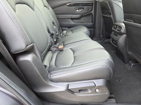 Certified 2025 Honda Pilot Touring image 27