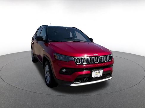 Used 2025 Jeep Compass Limited AWD/4WD image 9