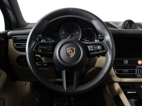 Certified 2025 Porsche Macan AWD/4WD image 12