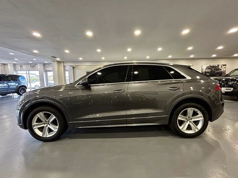 Used 2019 Audi Q8 Premium w/ Convenience Package AWD/4WD image 4