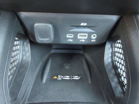 Certified 2021 Chevrolet TrailBlazer ACTIV w/ Sun and Liftgate Package AWD/4WD image 32