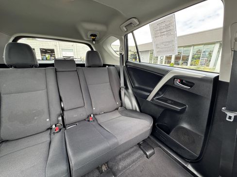 Used 2016 Toyota RAV4 XLE FWD image 30