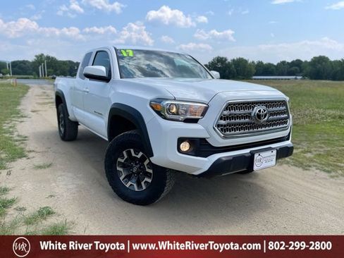 Certified 2017 Toyota Tacoma TRD Off-Road w/ Tow Package AWD/4WD image 1
