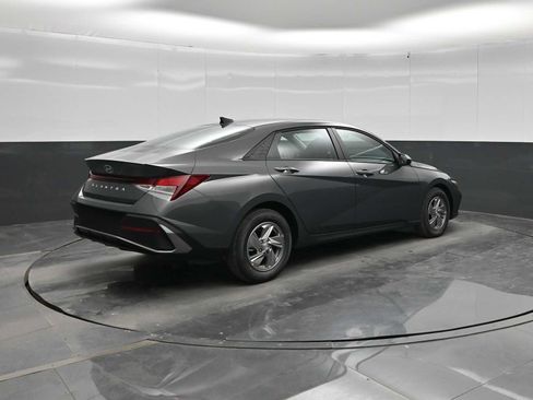 New 2026 Hyundai Elantra SE FWD image 7