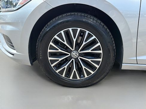 Used 2019 Volkswagen Jetta SEL w/ Cold Weather Package FWD image 41