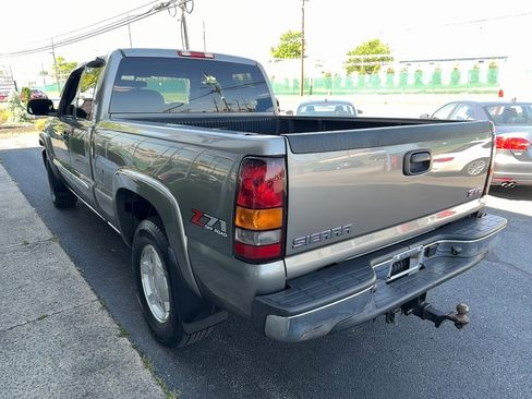 Used 2007 GMC Sierra 1500 SLE w/ Light Duty Power Package AWD/4WD image 4