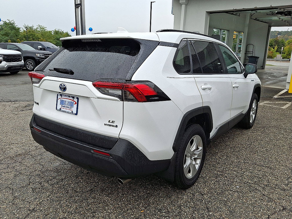 Used 2021 Toyota RAV4 LE AWD/4WD image 24